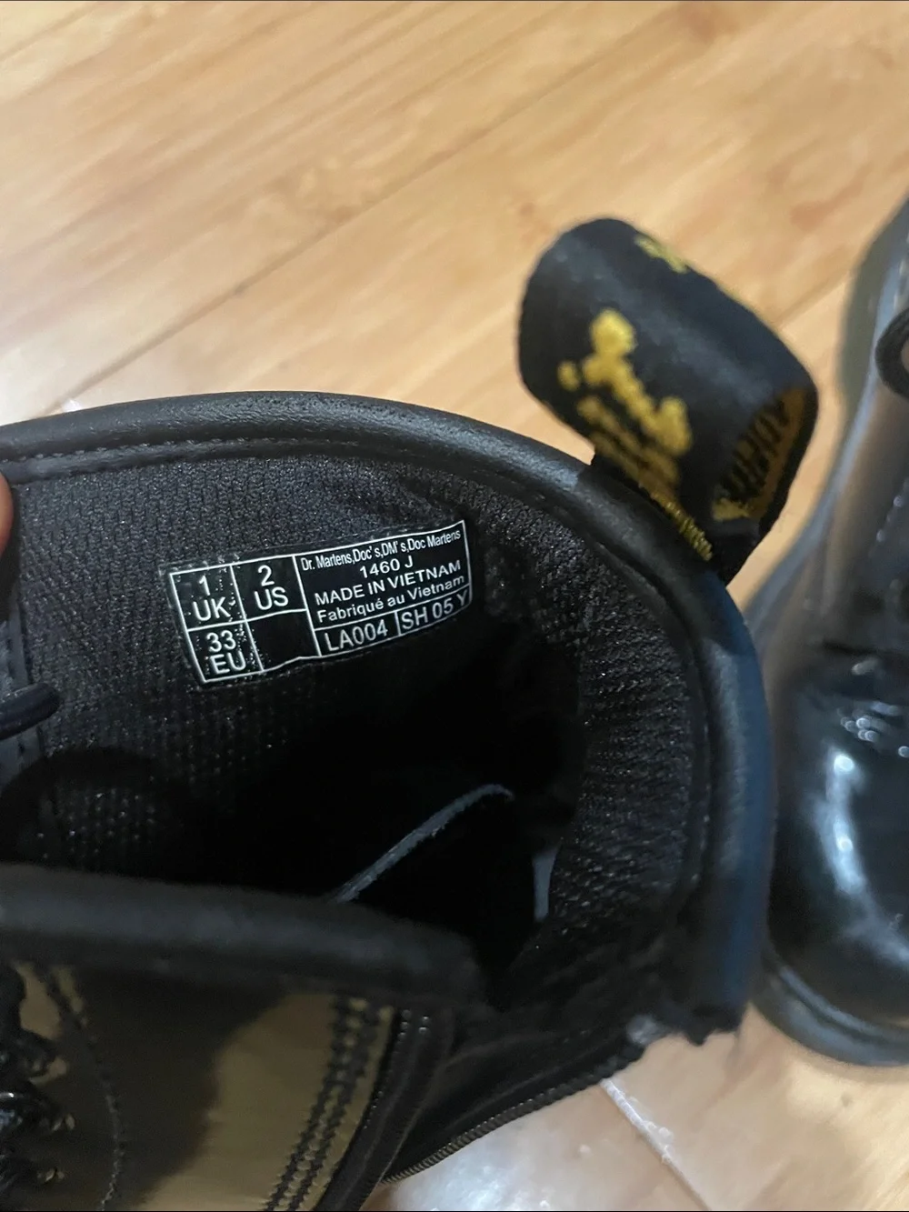Dr. Martens Kids Black Patent Leather Lace-Up Boots kids size 2